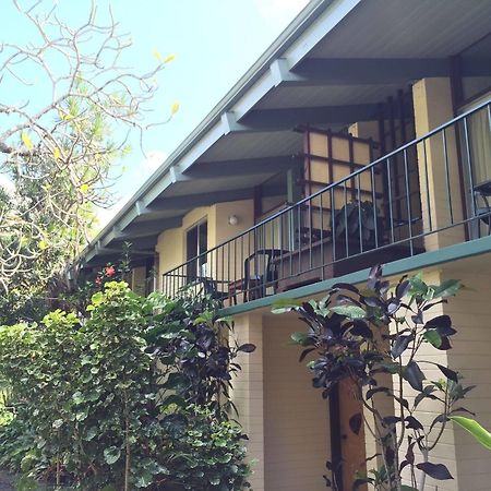 Dolphin Bay Hotel Hilo Exterior foto